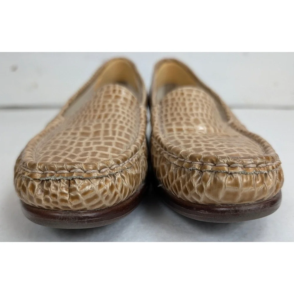 SAS Womens 9.5 S Slim Tan Croc Embossed Loafers Tripad Comfort USA Slip On